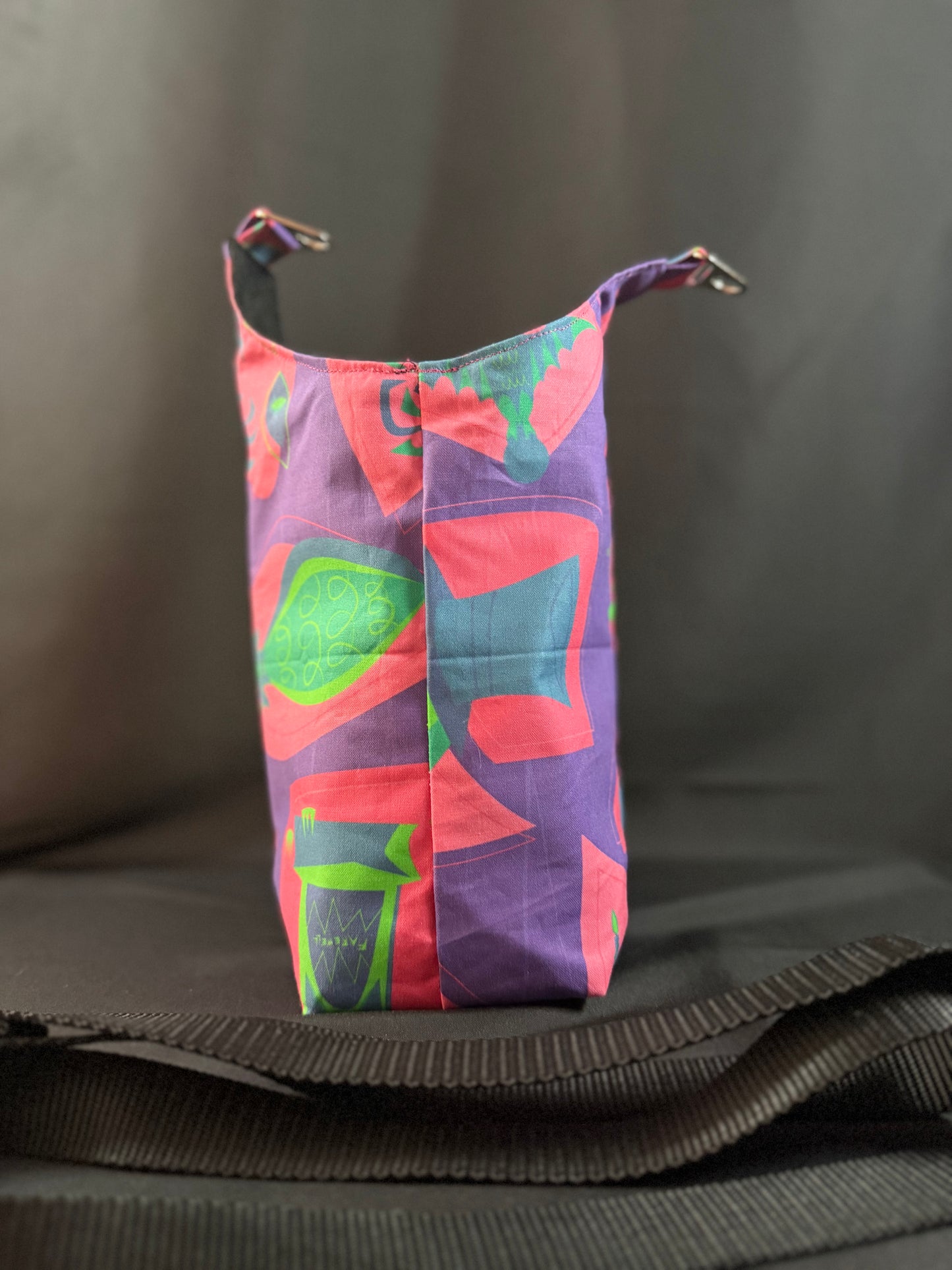 Ghost Mansion Cup Carrier